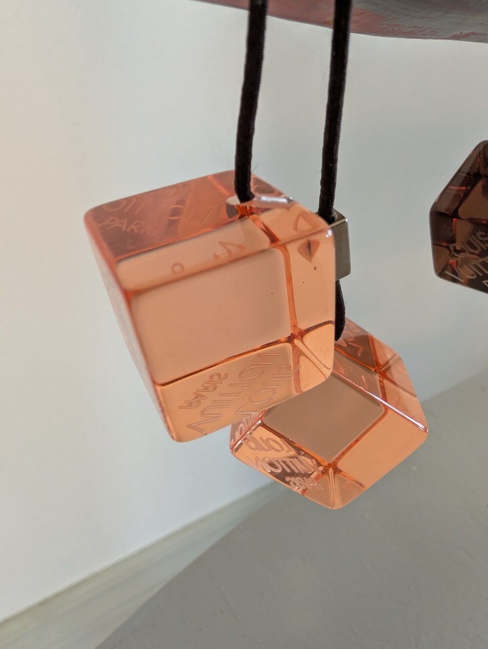 ➰Louis Vuitton Cube Hair Ties (2 Pack) - Luxury Vintage ➰ - Picture 7 of 16